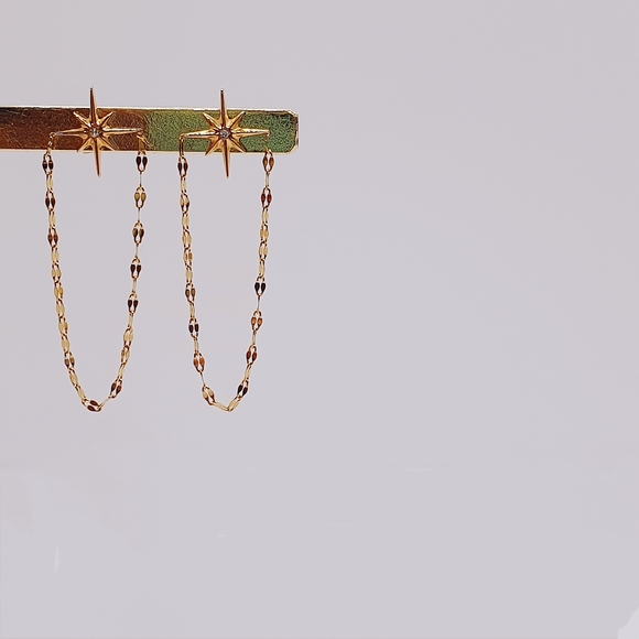 Water Resistant 18ct Gold Plated Chain Linked Star Stud Earrings - Picture 3 of 4